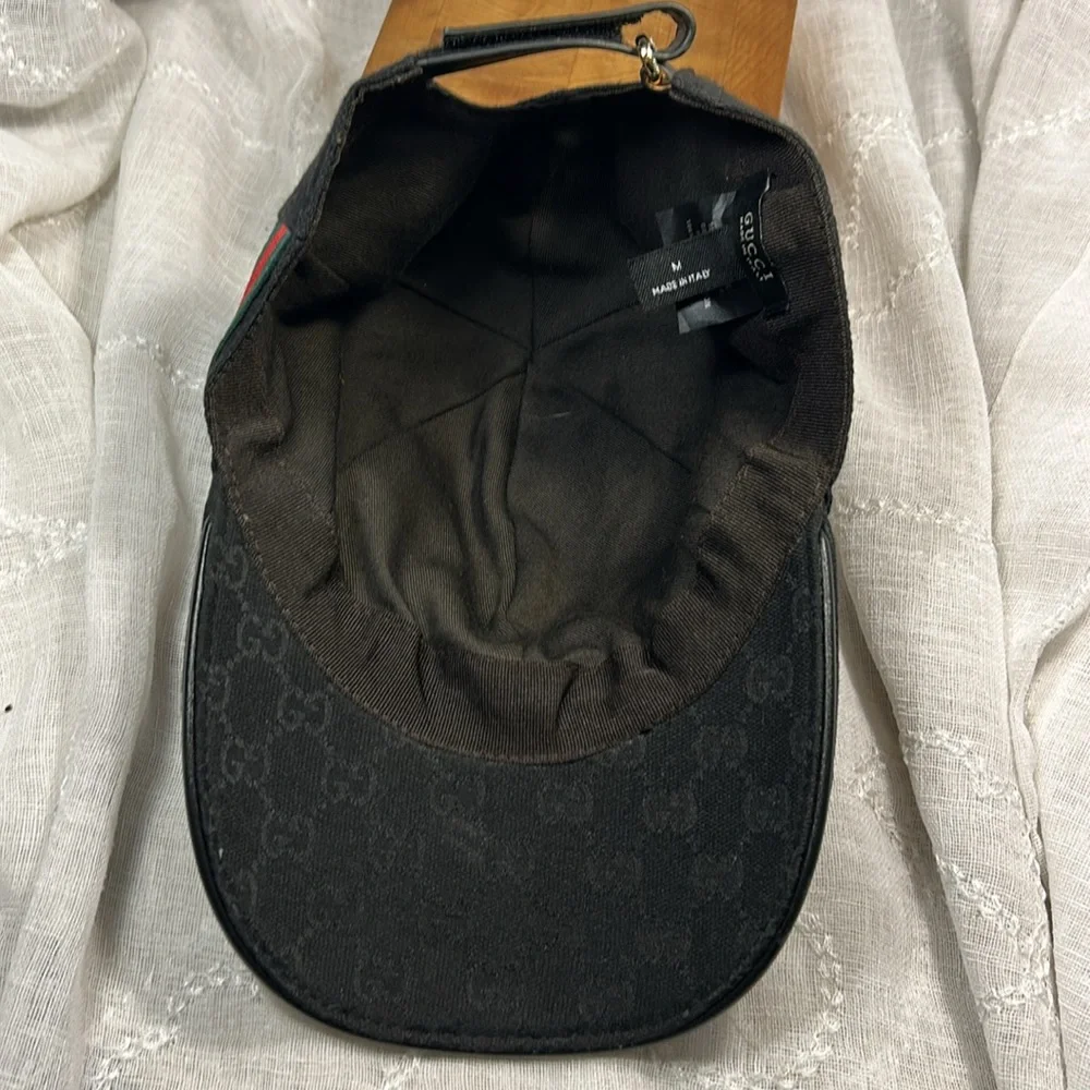 Gucci Authentic canvas leather double lined Baseball cap with bee embroidery
